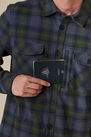 GLOBE Wanderer Shacket - Navy